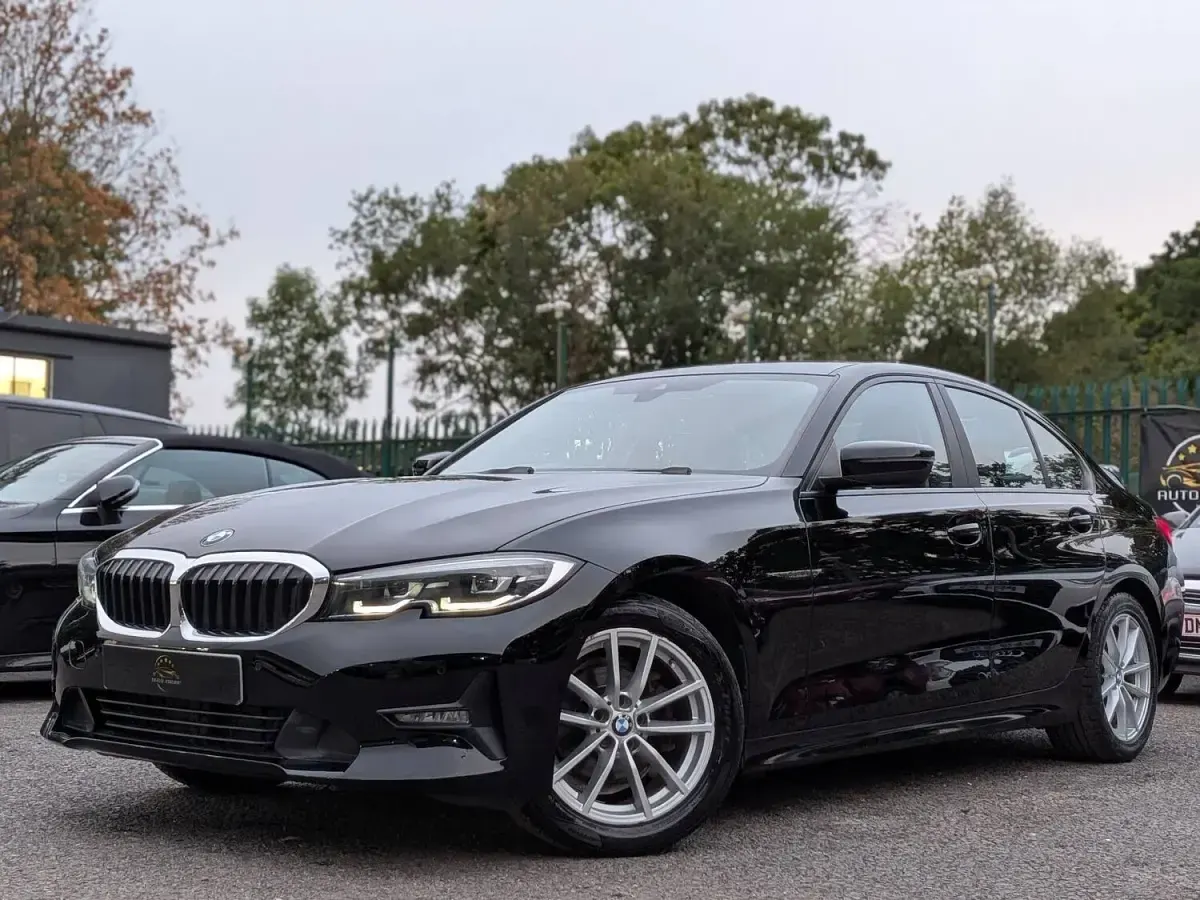 Used BMW 318 Comfort Edition 2020 Black Sedan