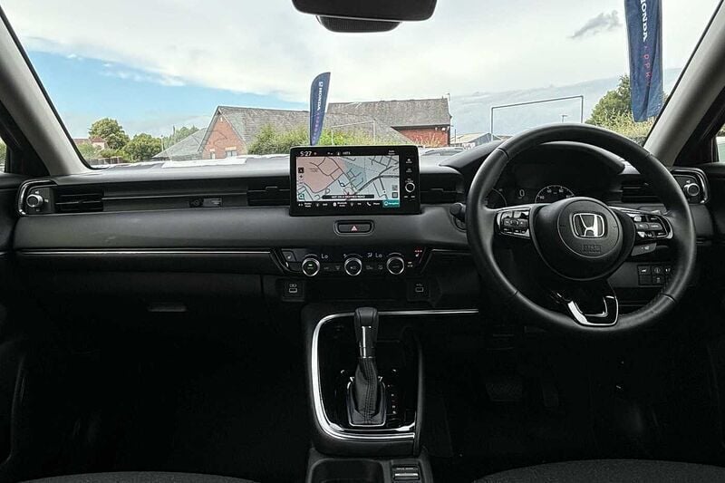 Used Honda HR-V Advance 131 HP (96 kW) 2023 Crystal red SUV