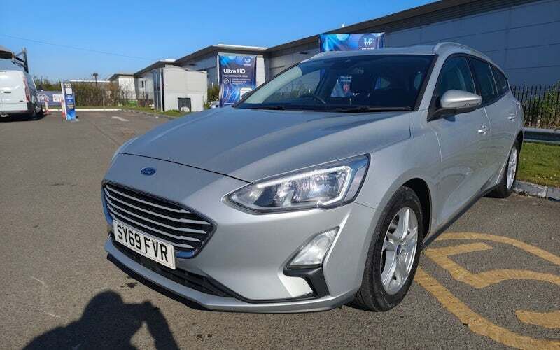 Silver Used 2019 Ford Focus Zetec Estate | £7,995 (Good price) - Image 1/3