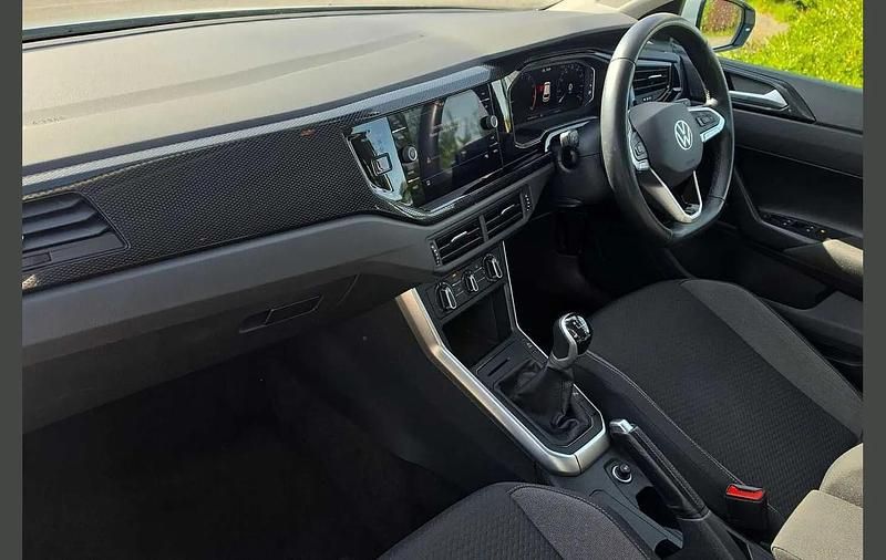 Used VW Polo Life 95 HP (69 kW) 2022 White Hatchback