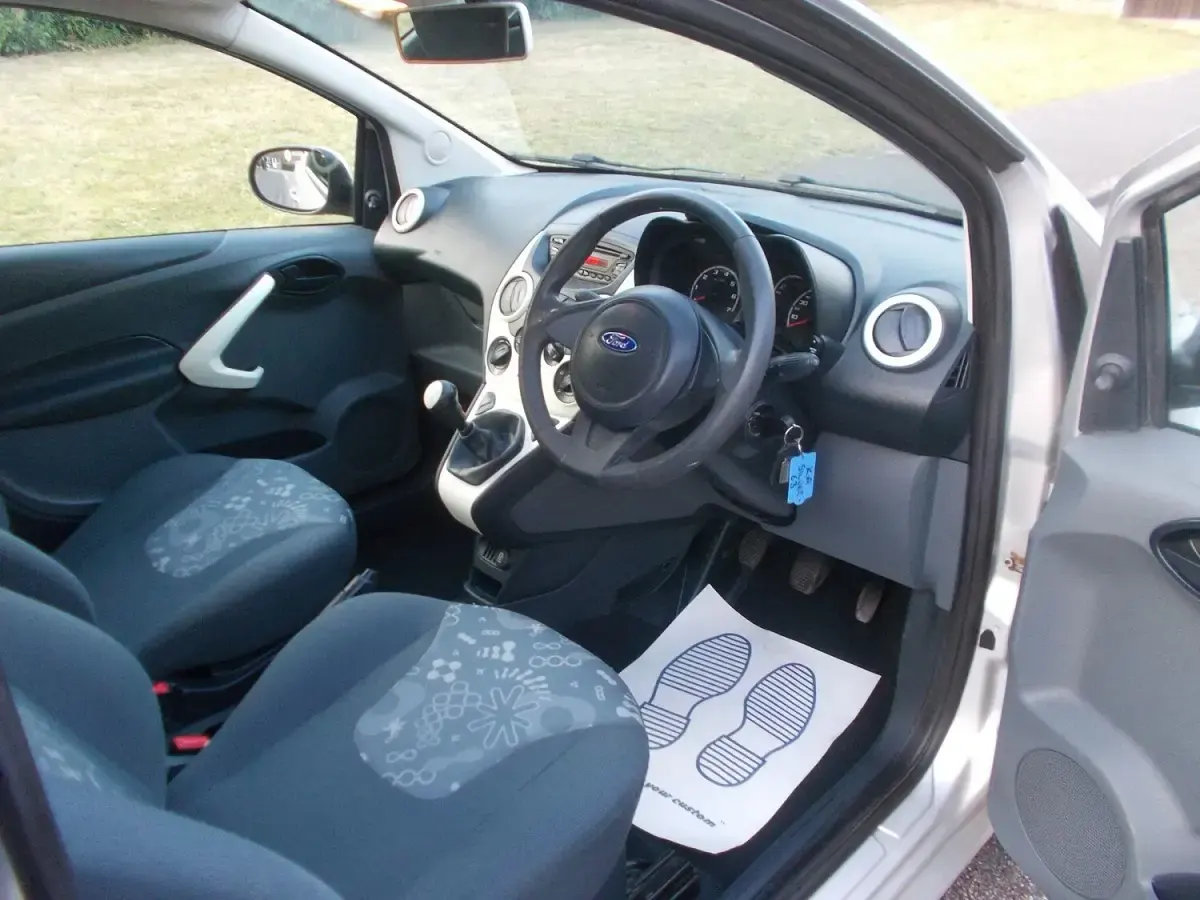Used Ford Ka S 69 HP (50 kW) 2013 Silver Hatchback
