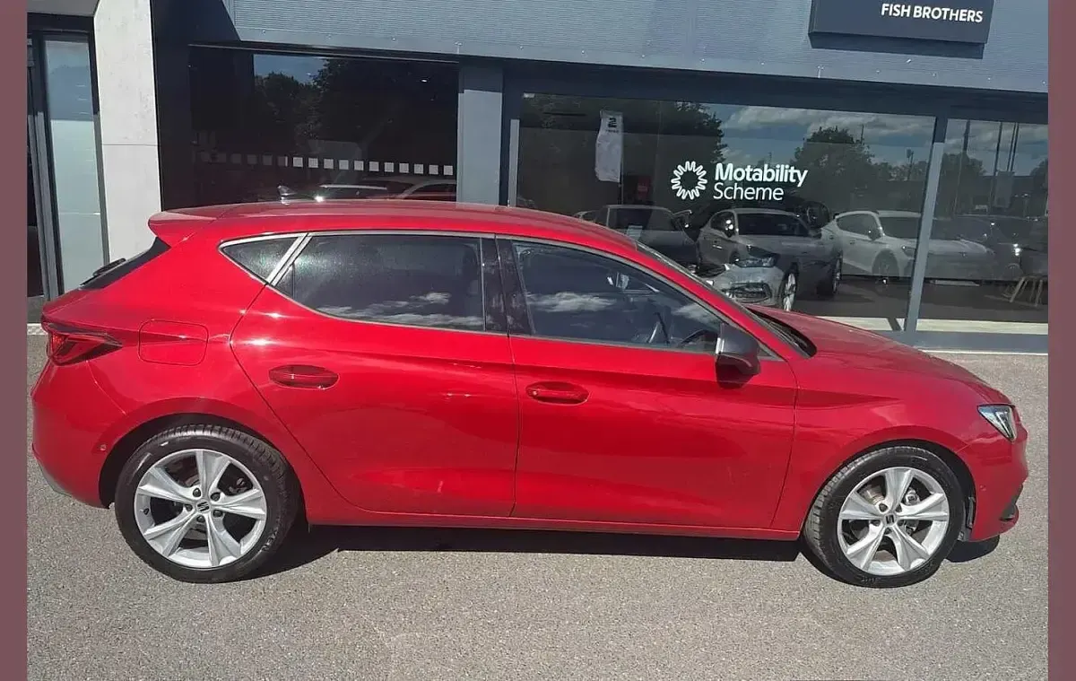 Used Seat Leon FR 147 HP (108 kW) 2021 Red Hatchback