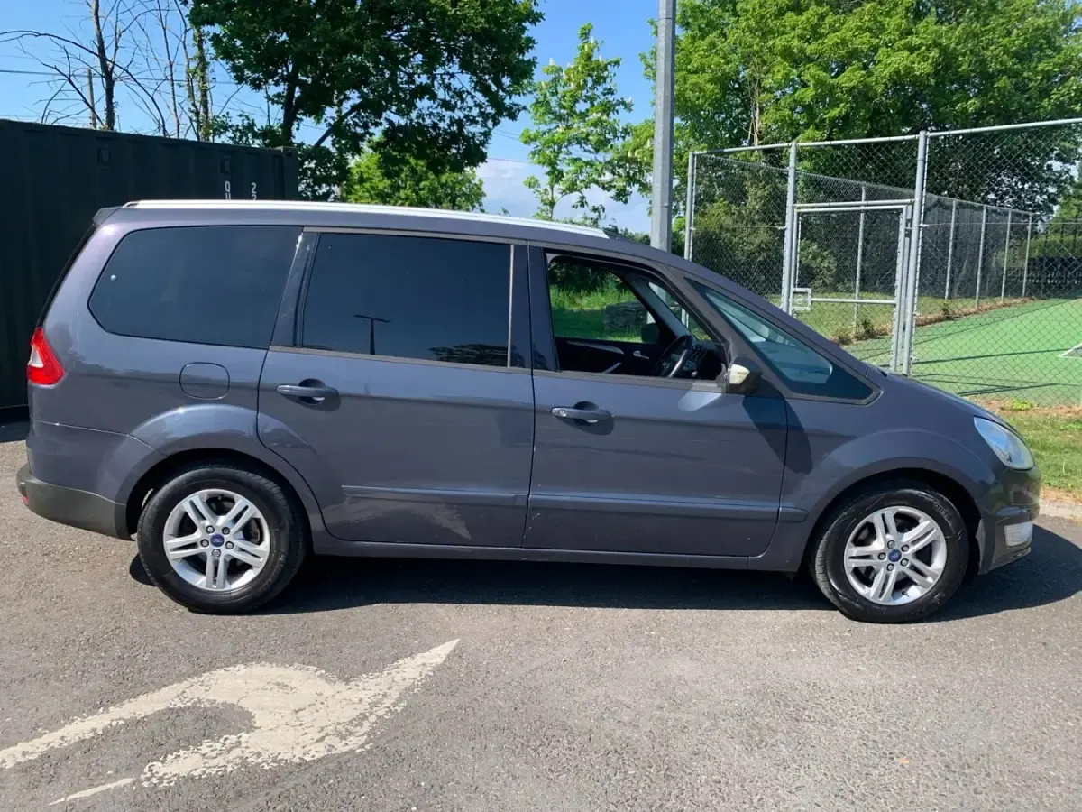 Begagnad Ford Galaxy Zetec 160 HK (117 kW) 2011 Grå Minibuss