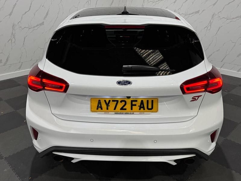 Used Ford Focus ST 280 HP (205 kW) 2022 White Hatchback