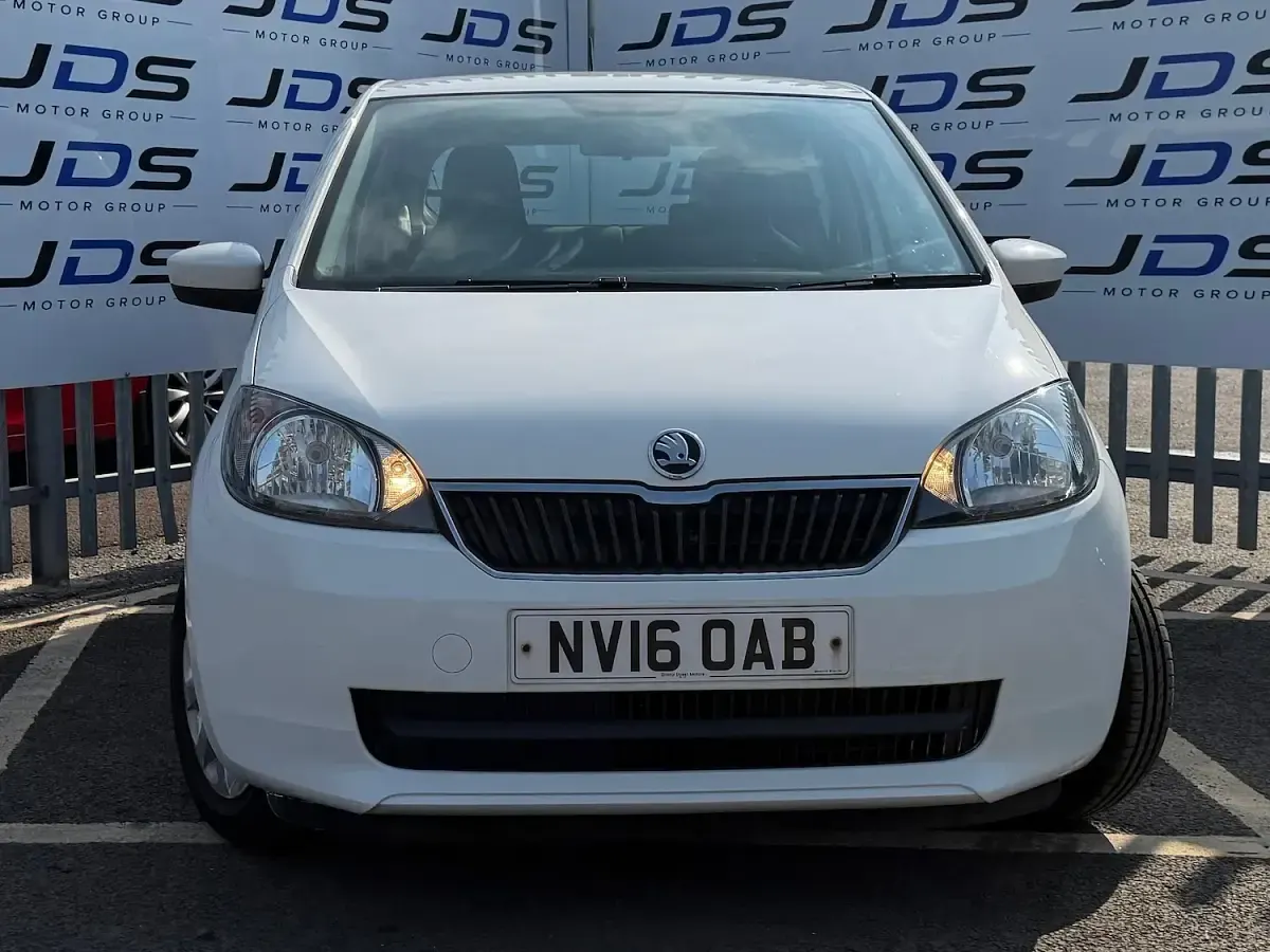 Used Skoda Citigo SE 60 HP (44 kW) 2016 White Hatchback