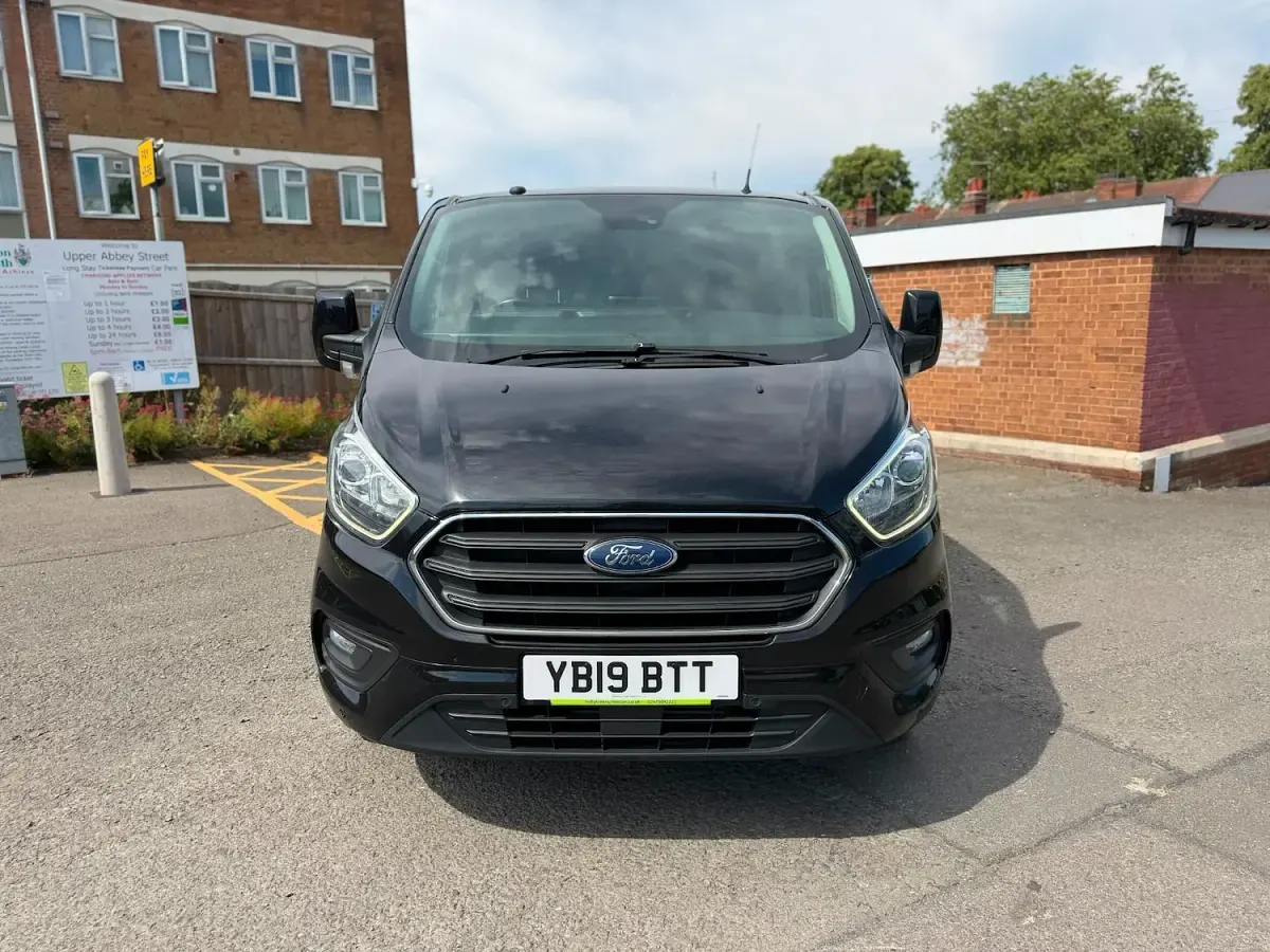 Used Ford Transit Custom Limited 170 HP (125 kW) 2019 Black Van