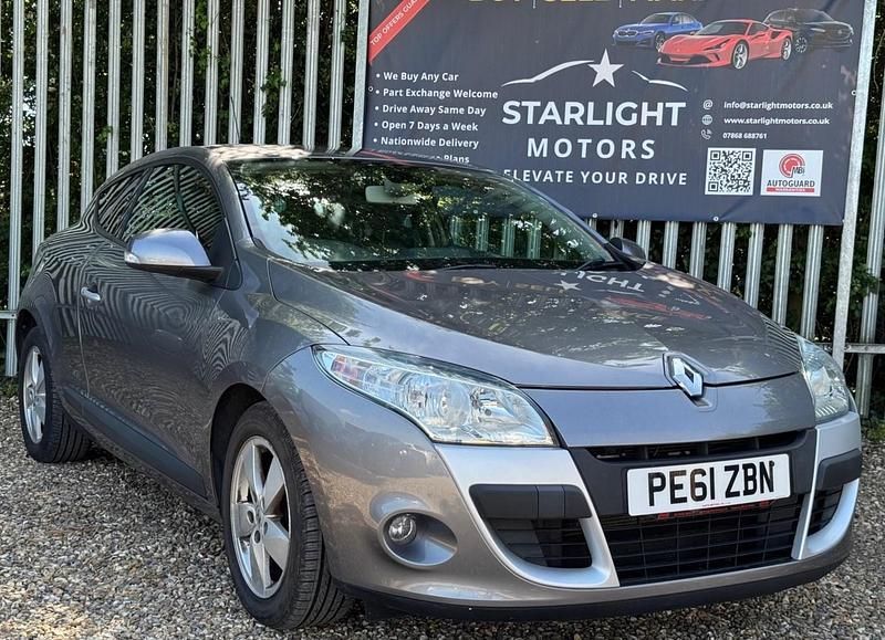 Grey Used 2011 Renault Mégane Coupé Dynamique Coupe | £3,399 (Good price) - Image 1/4