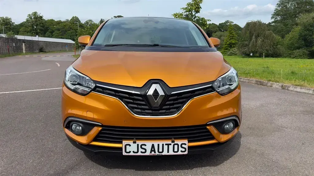 Used Renault Scenic E-Tech Dynamique 130 HP (95 kW) 2017 Yellow MPV