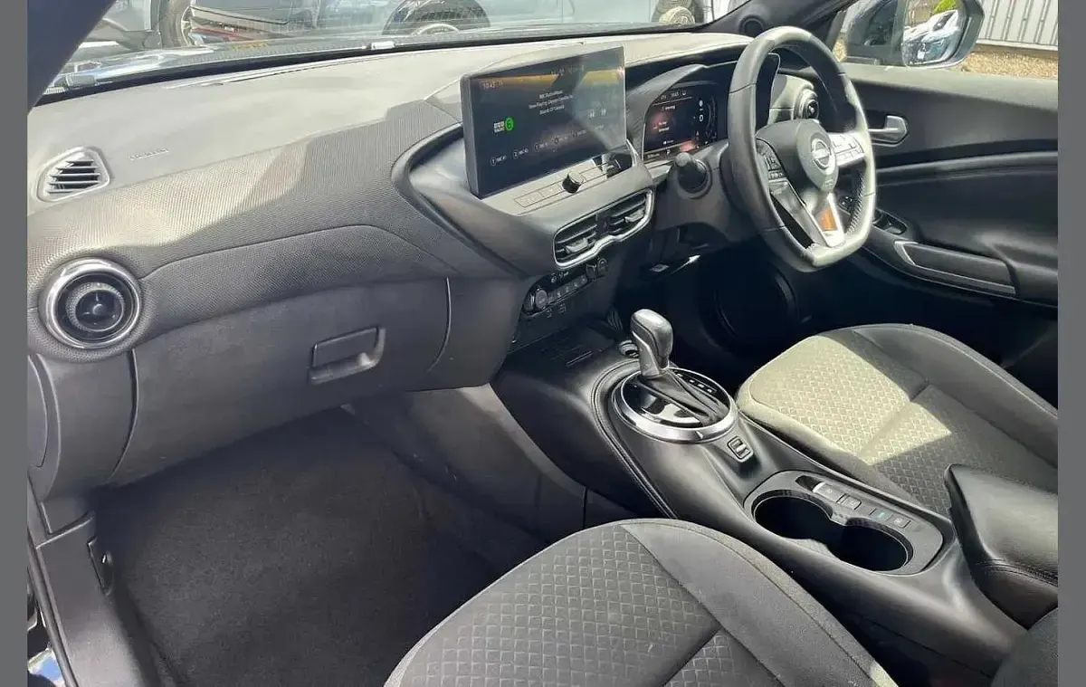 Used Nissan Juke N-Connecta 143 HP (105 kW) 2024 Black SUV