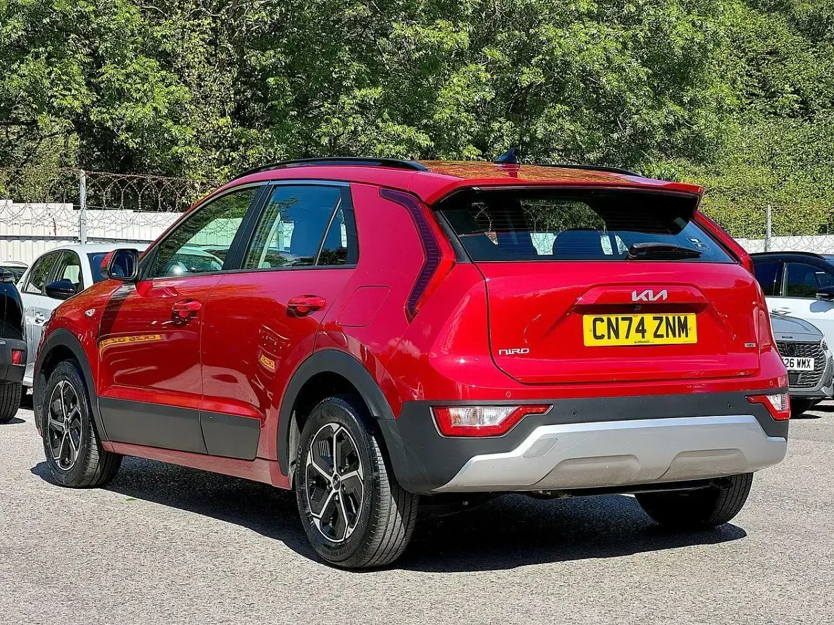Used Kia Niro 127 HP (93 kW) 2024 Red SUV