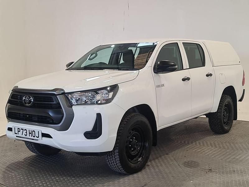 Used Toyota HiLux Active 150 HP (110 kW) 2024 White Pickup