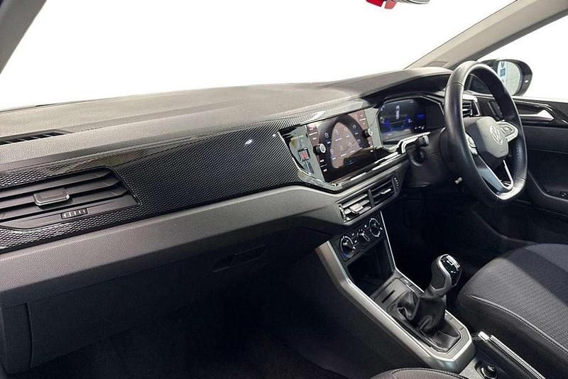 Usado VW Taigo Life 110 HP (80 kW) 2024 Preto SUV