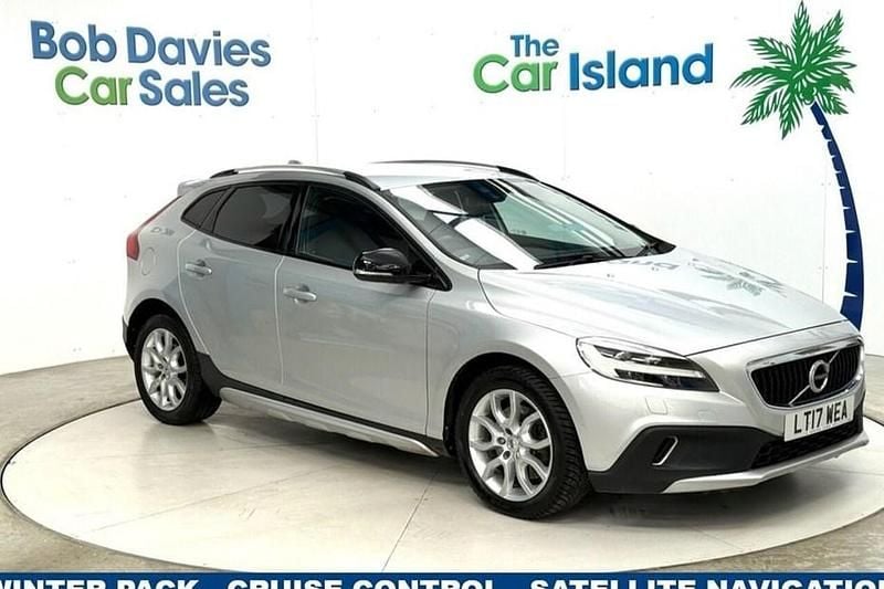 Silver Used 2017 Volvo V40 CC Pro Estate | £10,650 (Fair price) - Image 1/1