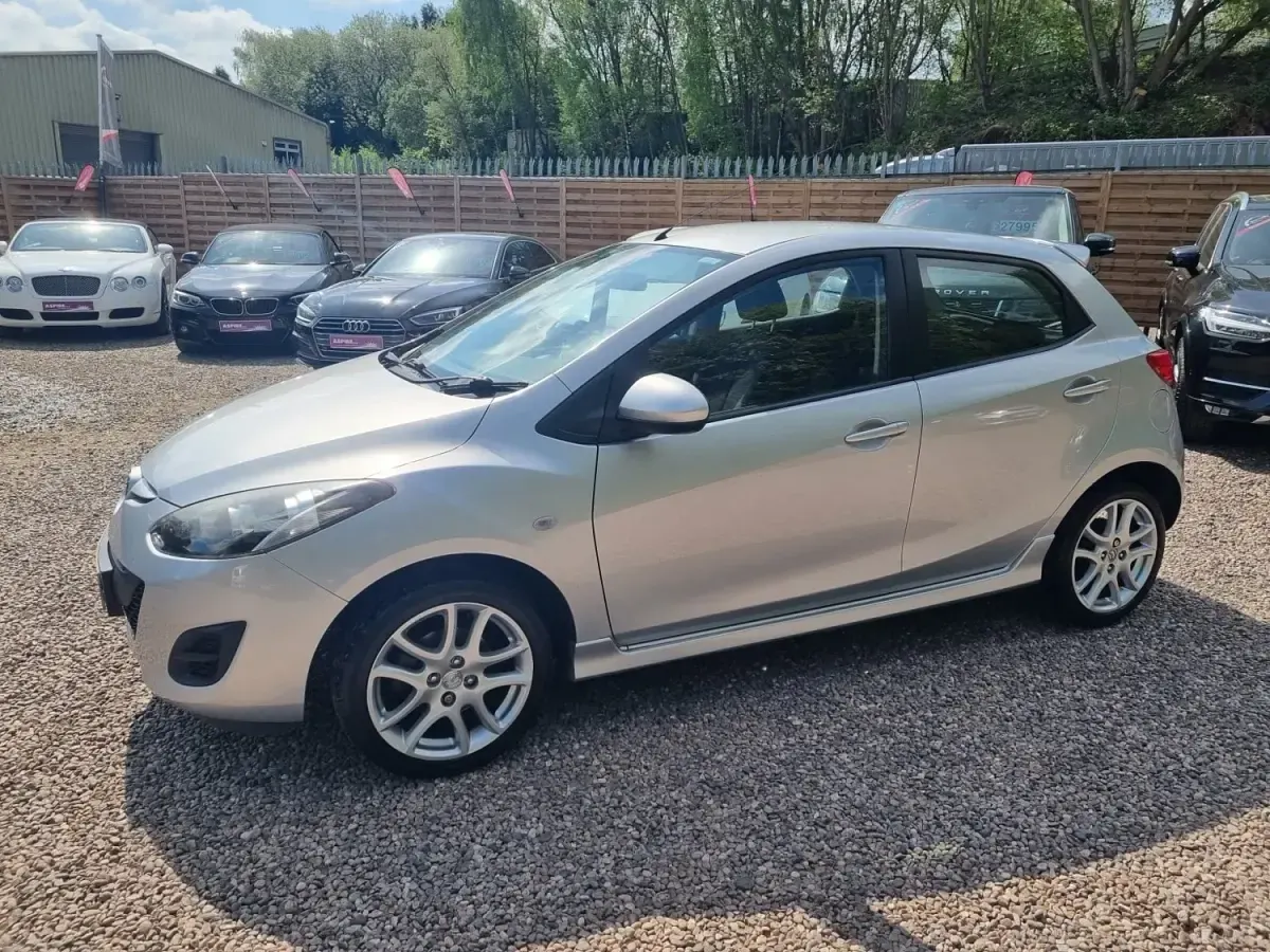 Używany Mazda 2 2011 Srebrny Hatchback