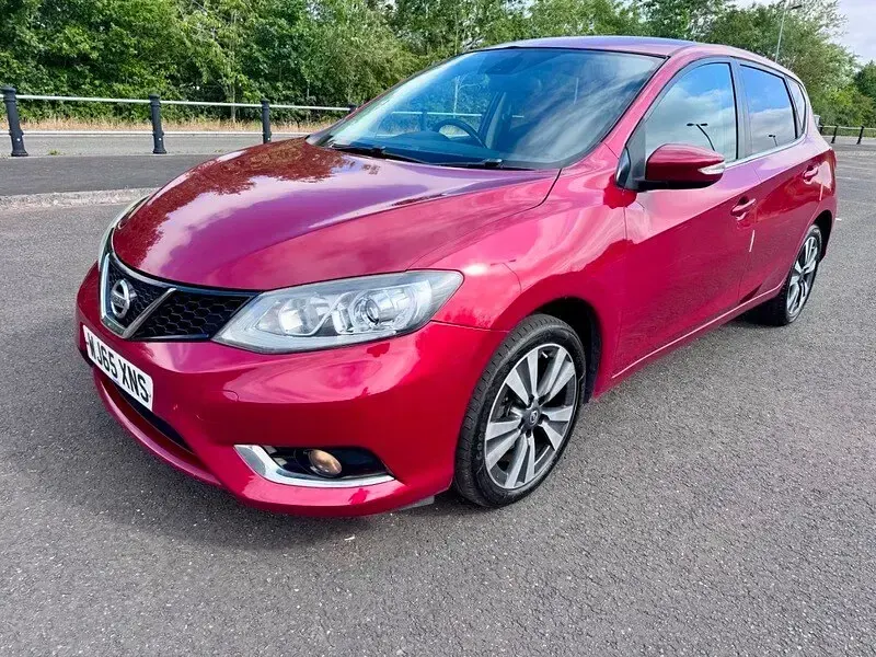 Used Nissan Pulsar N-TEC 110 HP (80 kW) 2015 Red Hatchback