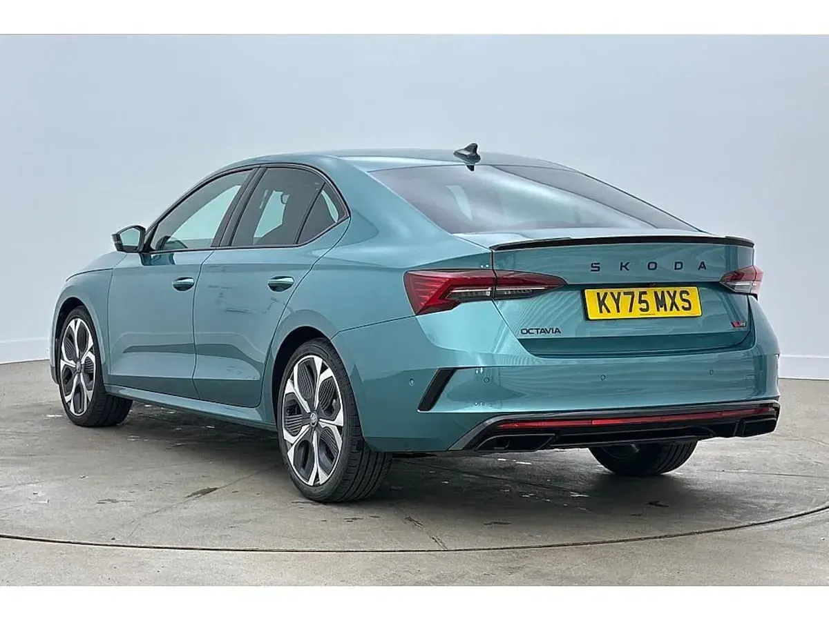 Used Skoda Octavia vRS 195 HP (143 kW) 2025 Water world green Hatchback