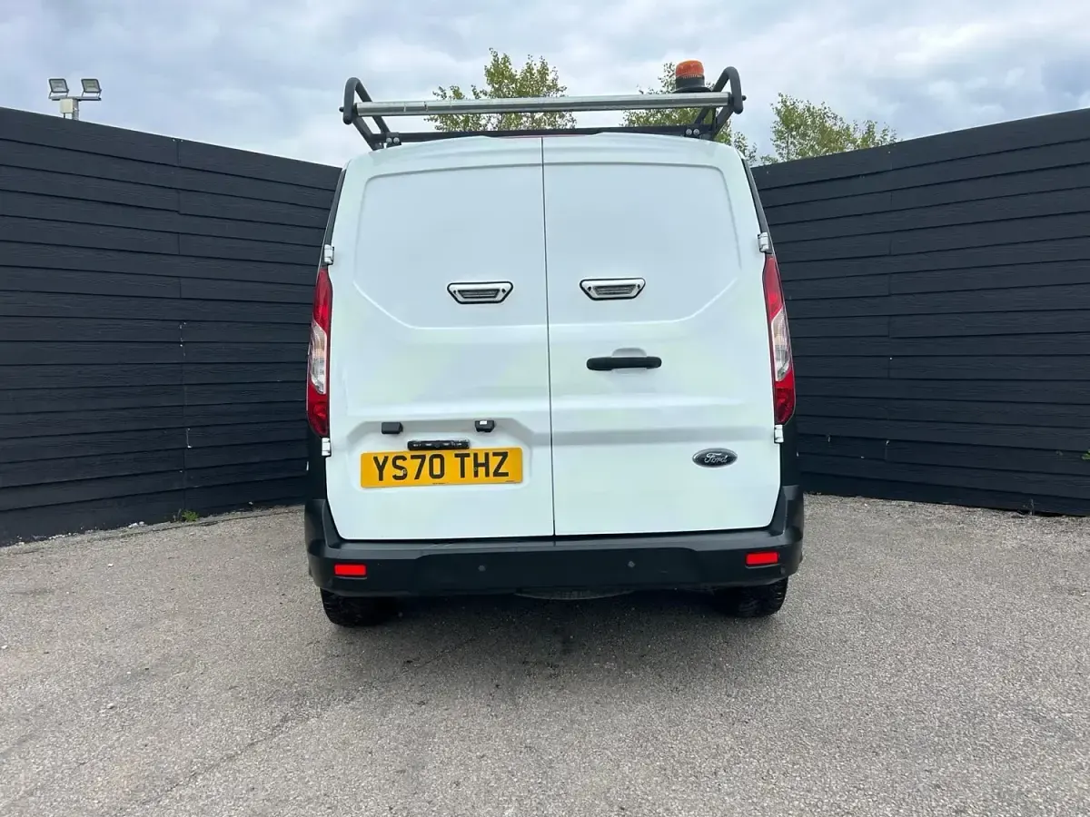 Second-hand Ford Transit Connect 100 CP (73 kW) 2021 Alb Monovolum