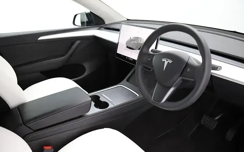 Used Tesla Model Y RWD 219 kW (299 HP) 2024 SUV