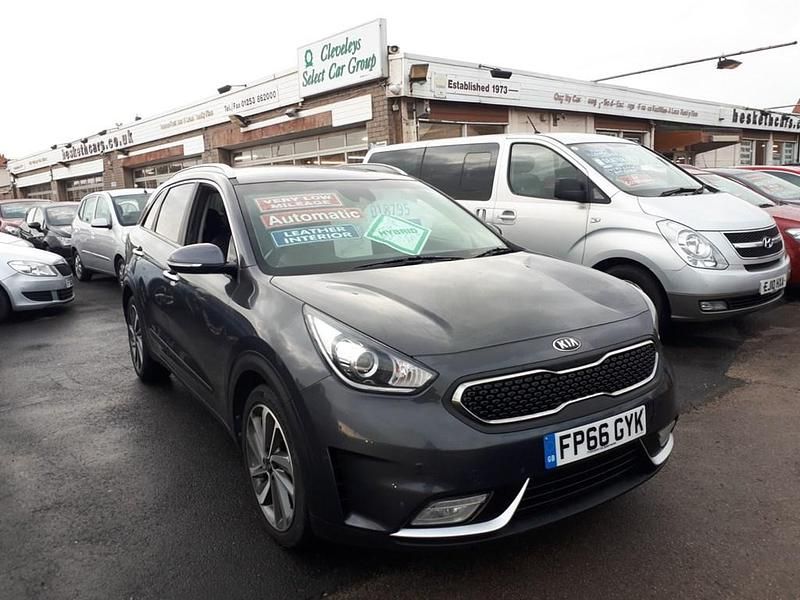 Used Kia Niro 139 HP (102 kW) 2016 Grey SUV