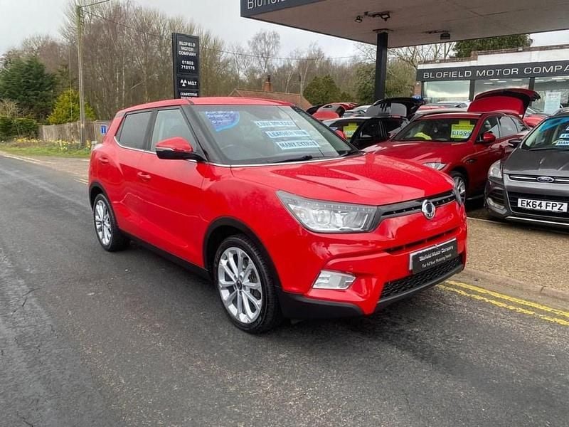 Used Ssangyong (KGM) Tivoli 128 HP (94 kW) 2018 Red SUV