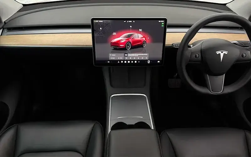 Used Tesla Model Y Long Range AWD 378 kW (514 HP) 2022 Red SUV