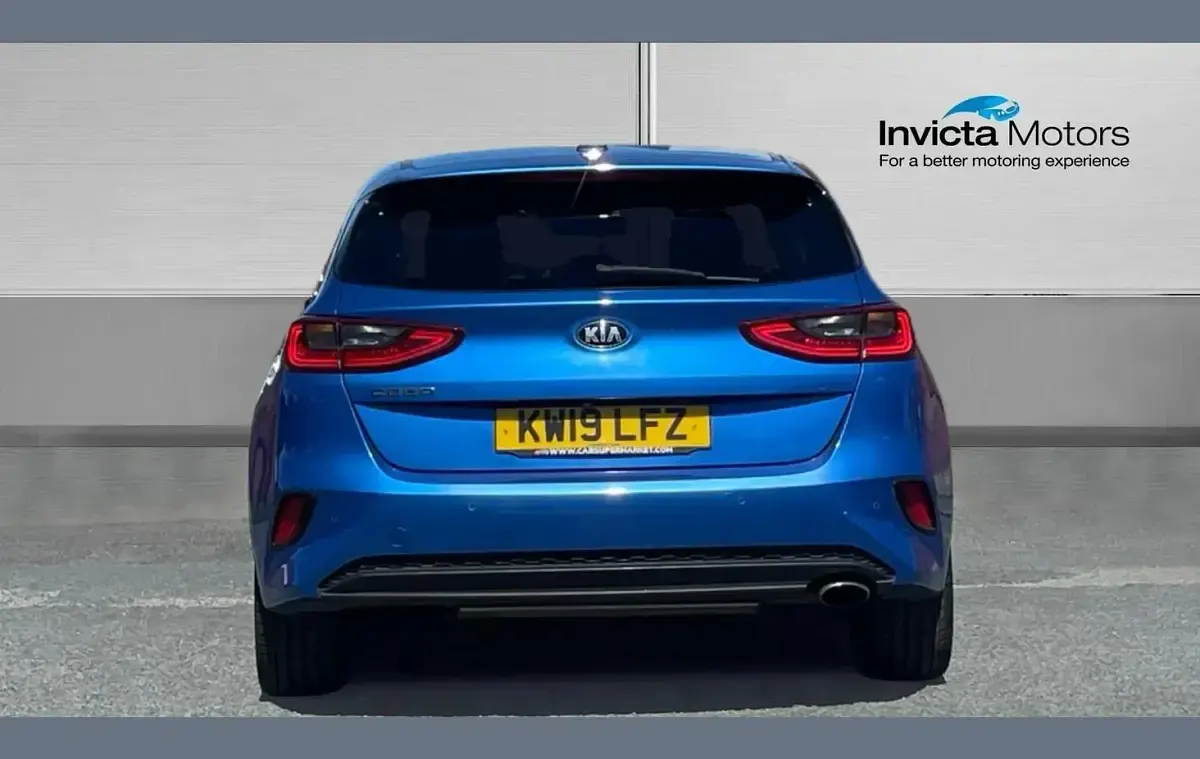 Used Kia Ceed 138 HP (101 kW) 2019 Blue Hatchback
