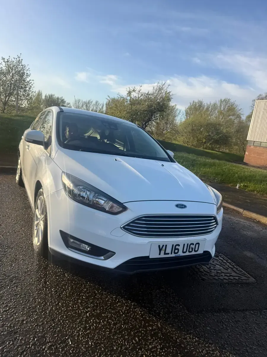Used Ford Focus Titanium 98 HP (72 kW) 2016 White Hatchback