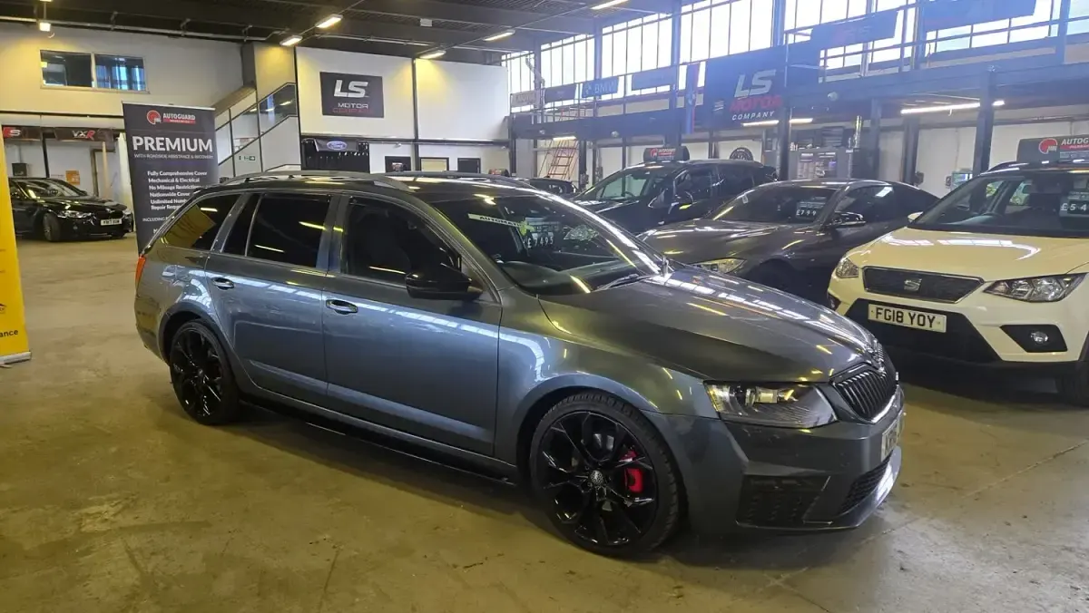 Used Skoda Octavia vRS 184 HP (135 kW) 2016 Grey Estate