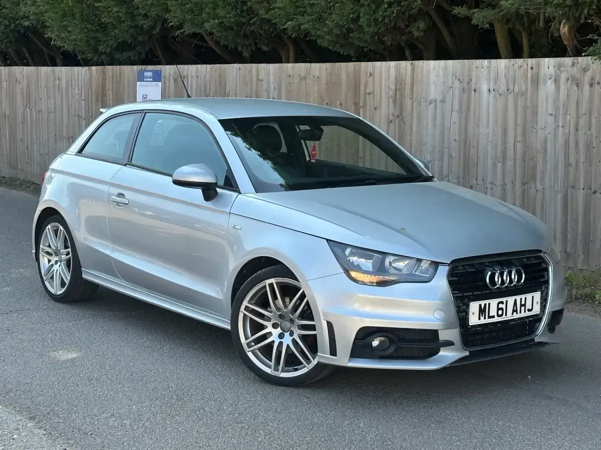 Usado Audi A1 S-Line 2011 Prateado Citadino