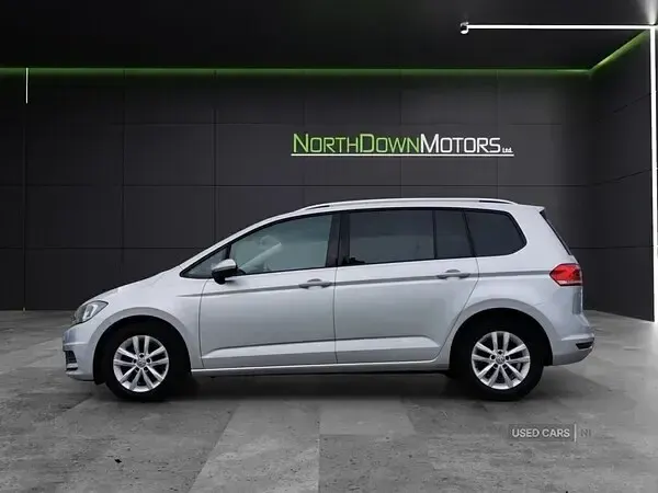 Used VW Touran SE 115 HP (84 kW) 2018 Silver MPV