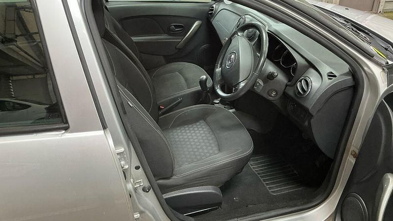 Used Dacia Sandero Lauréate 90 HP (66 kW) 2013 Silver Hatchback