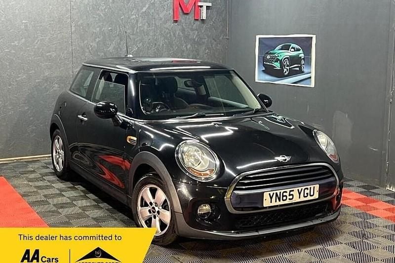Black Used 2015 Mini Cooper D Hatch Hatchback | £4,290 (Good price) - Image 1/1