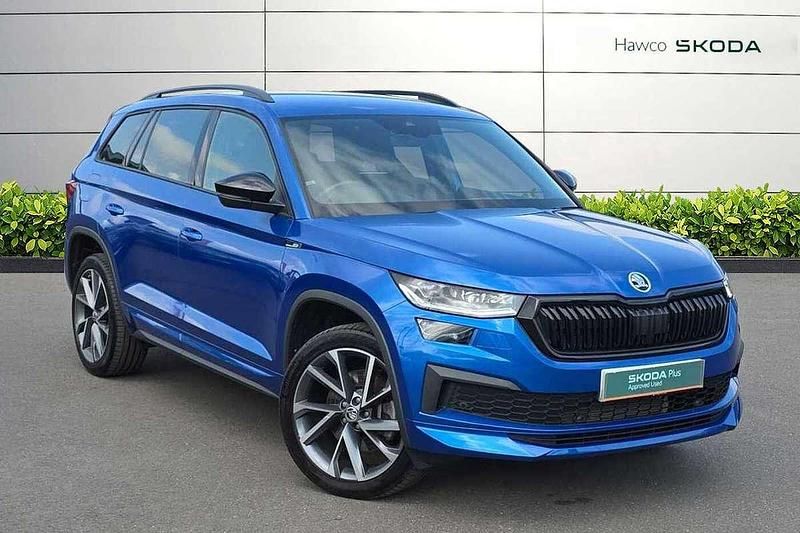 Race blue metallic Used 2023 Skoda Kodiaq SportLine SUV | £32,995 (Fair price) - Image 1/4
