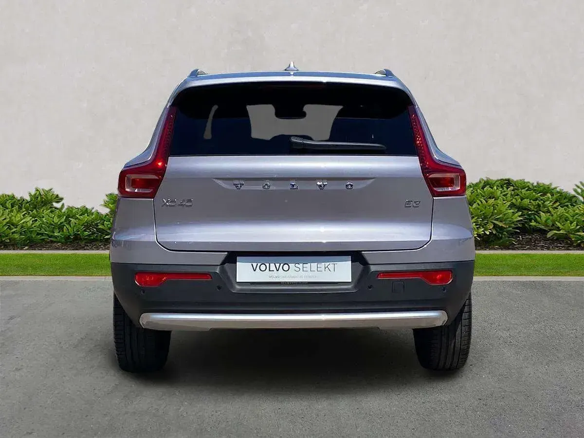 Used Volvo XC40 Ultra 163 HP (119 kW) 2025 Silver SUV