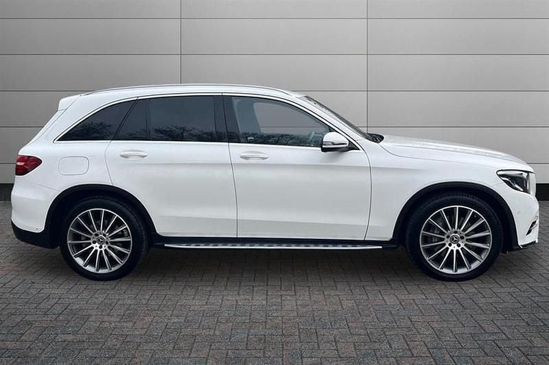 Used Mercedes GLC220 AMG line 170 HP (125 kW) 2018 White Estate