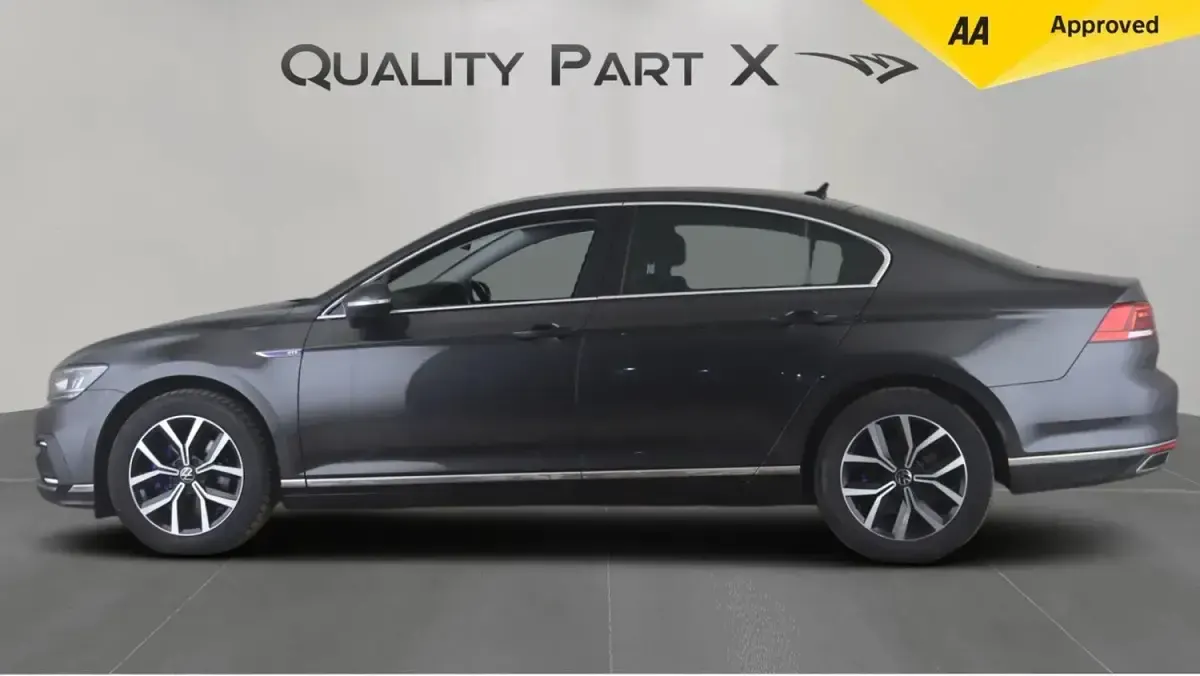 Used VW Passat GTE 218 HP (160 kW) 2022 Grey Estate