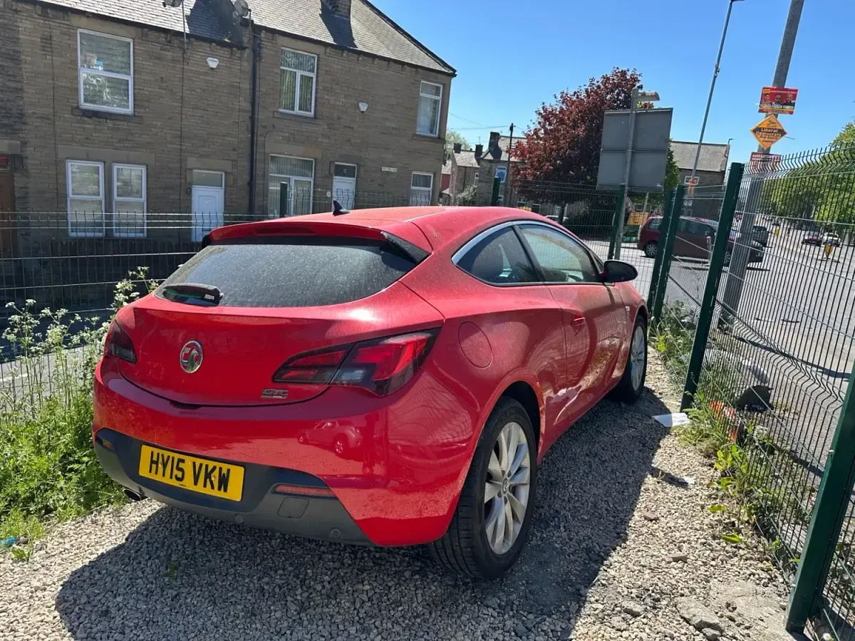 Second-hand Vauxhall Astra GTC SRi 2015 Roșu Hatchback