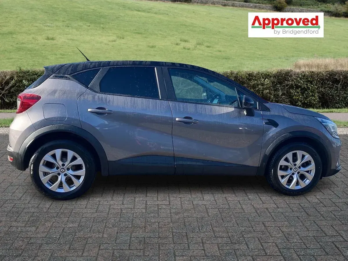 Usado Renault Captur Iconic 2022 Gris SUV