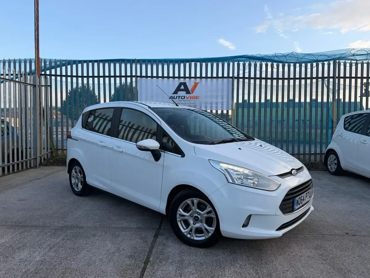 Used Ford B-MAX Zetec 2015 White MPV