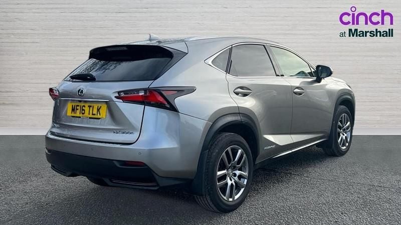 Used Lexus NX300h Luxury Line 195 HP (143 kW) 2016 Silver SUV