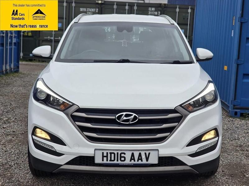 Used Hyundai Tucson SE 141 HP (103 kW) 2016 White SUV