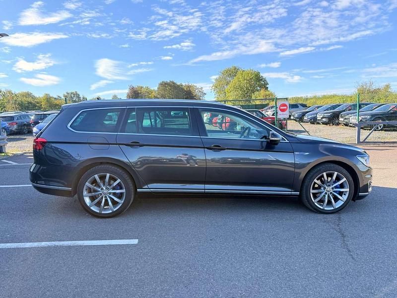 Used VW Passat GTE 218 HP (160 kW) 2017 Grey Estate