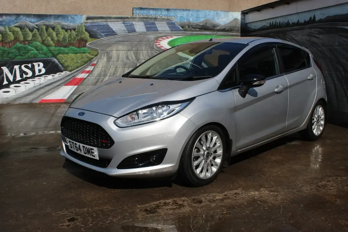 Used Ford Fiesta Titanium X 95 HP (69 kW) 2014 Silver Hatchback