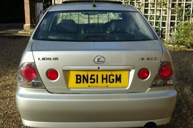 Used Lexus IS200 153 HP (112 kW) 2001 Sedan