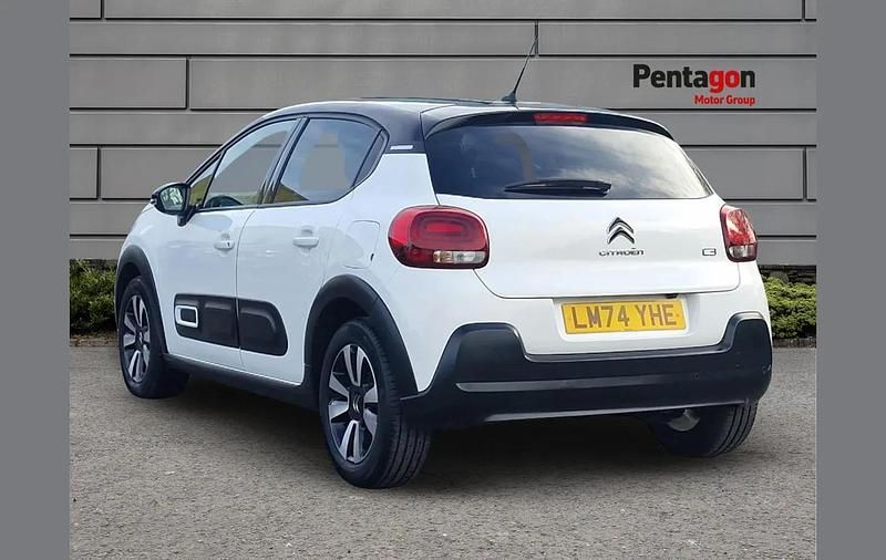 Used Citroën C3 PureTech 110 HP (80 kW) 2024 White Hatchback