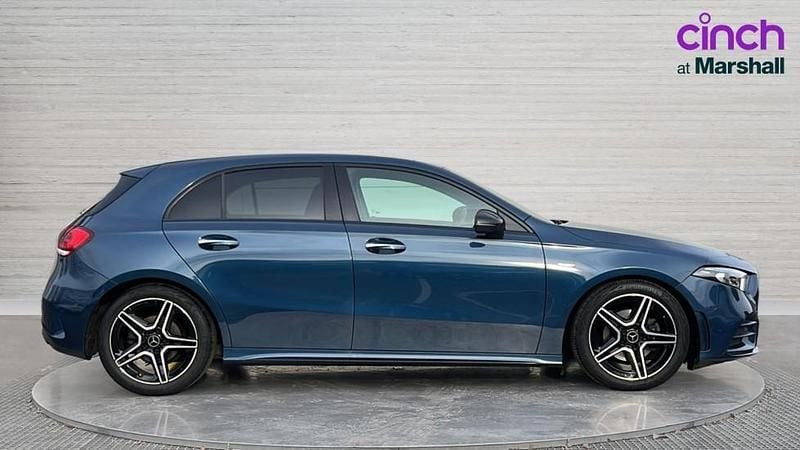 Used Mercedes A180 AMG Line Premium Plus 136 HP (100 kW) 2022 Blue Hatchback