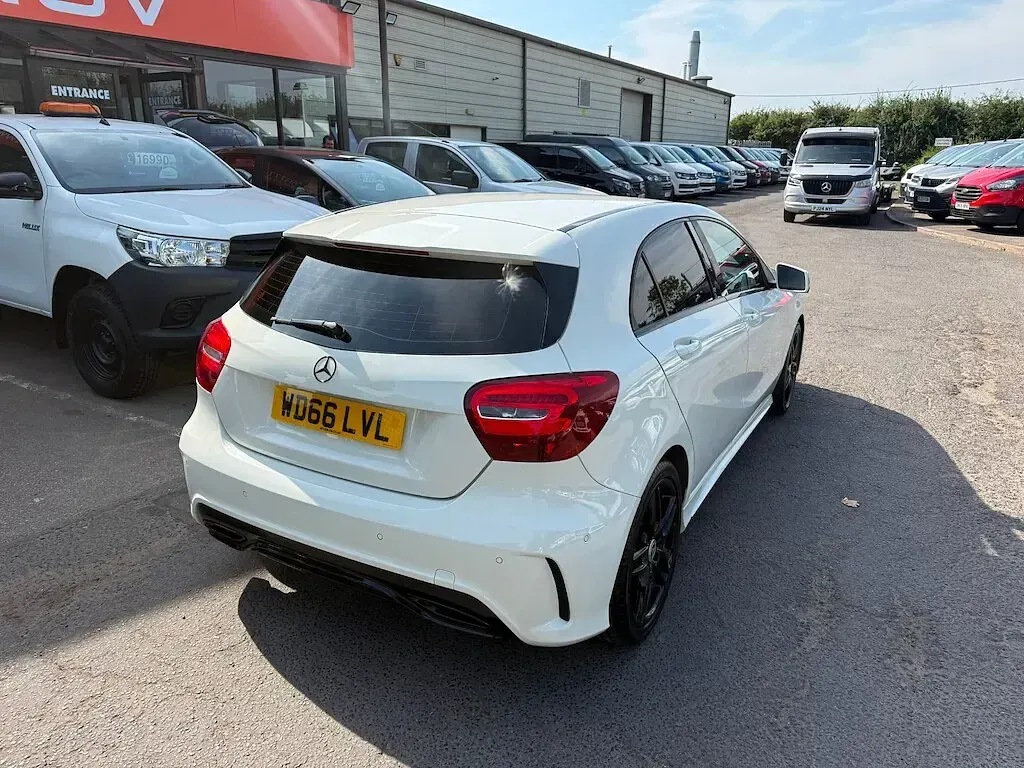 Used Mercedes A200 Executive 2017 White Hatchback