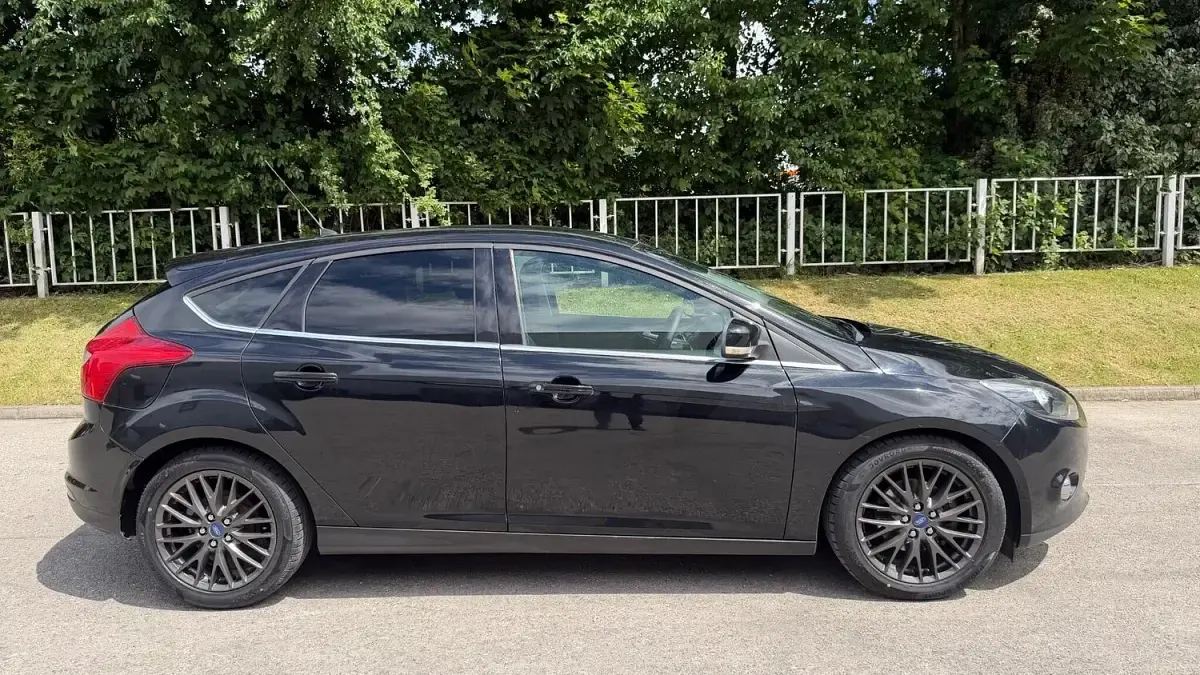 Used Ford Focus Zetec 115 HP (84 kW) 2014 Black Hatchback