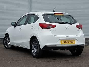 Używany Mazda 2 75 KM (55 kW) 2020 Biały Hatchback