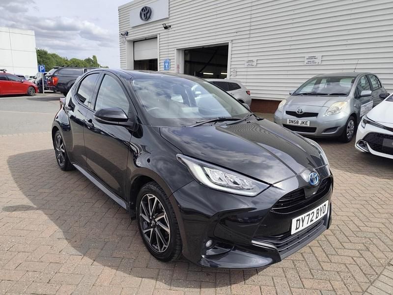 Black Used 2022 Toyota Yaris Hybrid Design Hatchback | £15,995 (Fair price) - Image 1/4